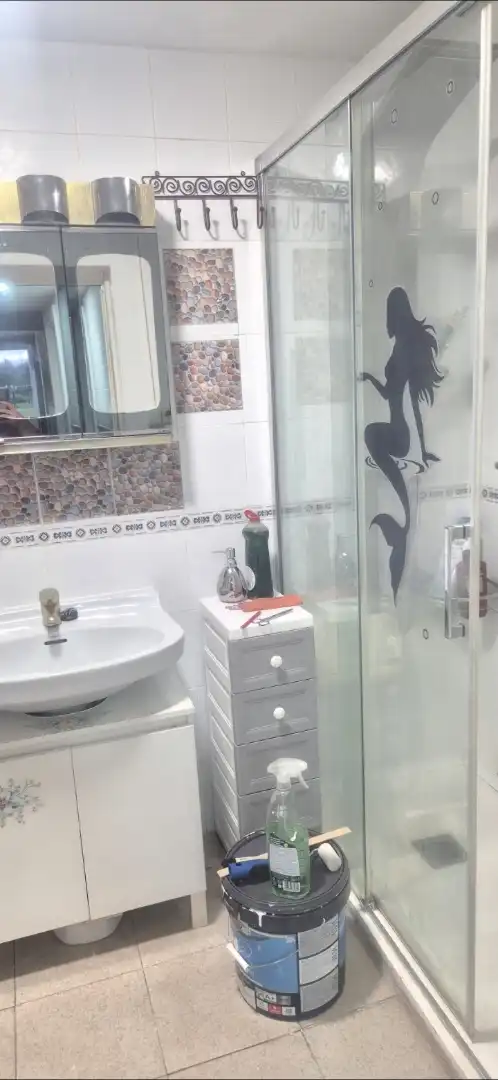Piso de alquiler en Calle Félix Apellaniz, Centro Baño de Piso de alquiler en Torrelavega