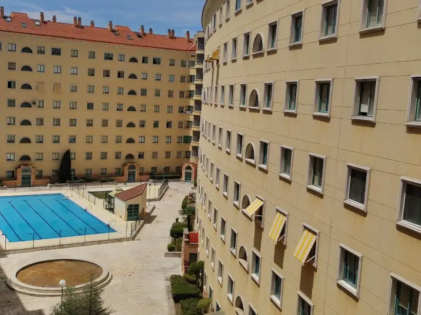 Vista exterior de Piso en venta en Valladolid Capital con Piscina