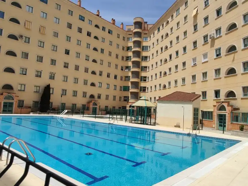 Piscina de Piso en venta en Valladolid Capital con Piscina