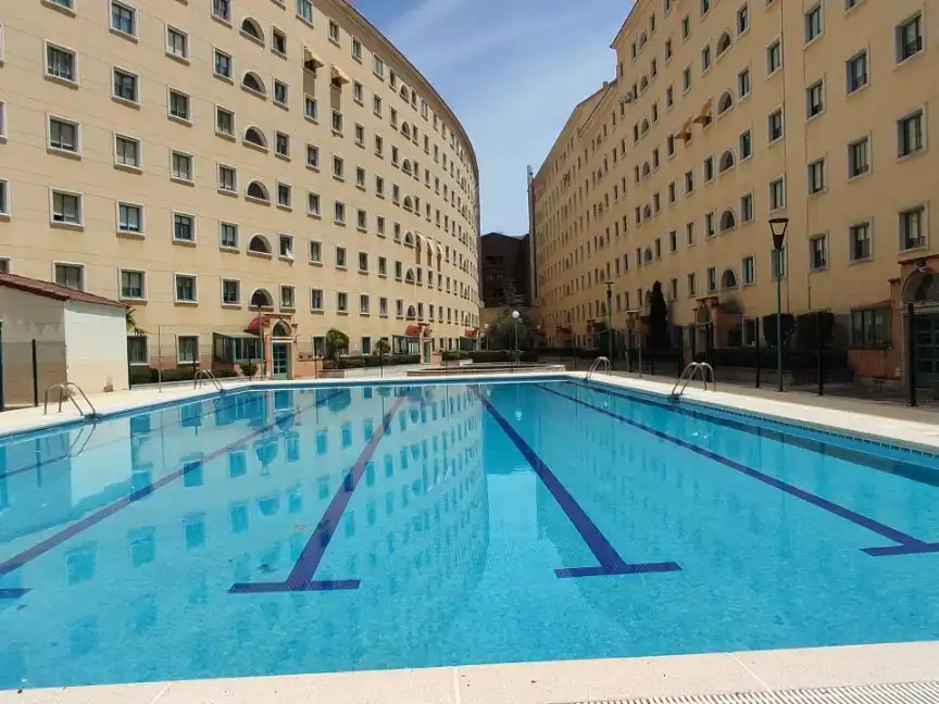 Piscina de Piso en venta en Valladolid Capital con Piscina