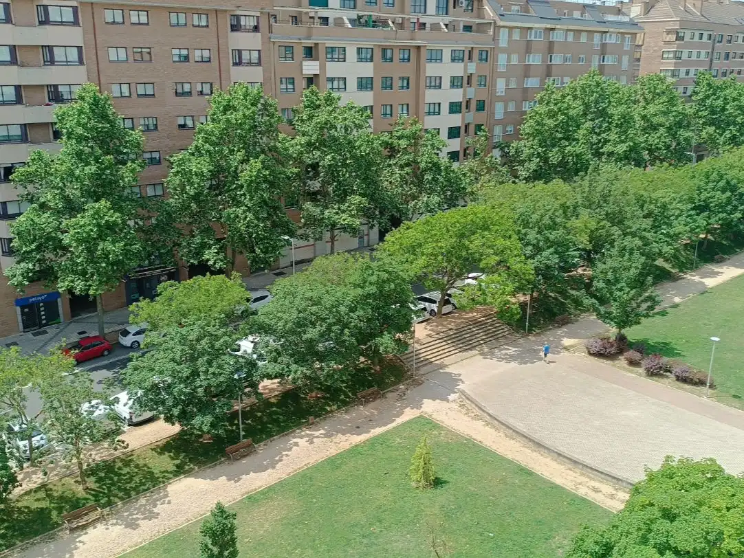 Vista exterior de Piso en venta en Valladolid Capital con Piscina