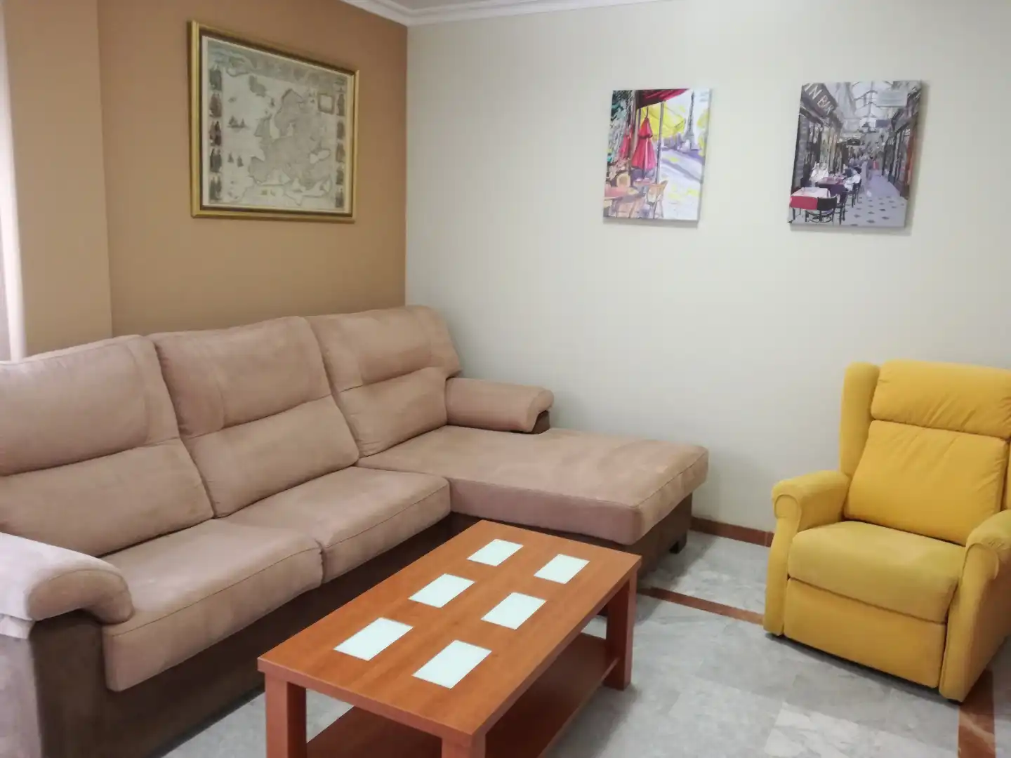 Piso de alquiler en Calle San Pedro, 25, Centro Sala de estar de Piso de alquiler en Lucena con Aire acondicionado, Calefacción y Trastero