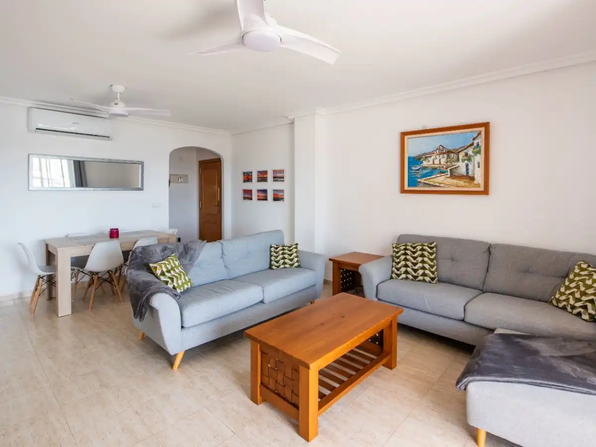 Piso en venta en Gran Vía de la Manga, 14, Tomás Maestre Sala de estar de Piso en venta en La Manga del Mar Menor con Aire acondicionado, Terraza y Piscina