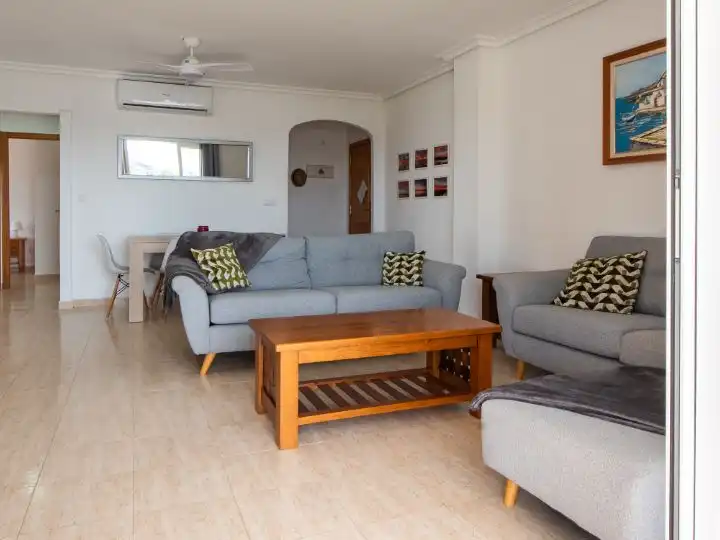Piso en venta en Gran Vía de la Manga, 14, Tomás Maestre Sala de estar de Piso en venta en La Manga del Mar Menor con Aire acondicionado, Terraza y Piscina