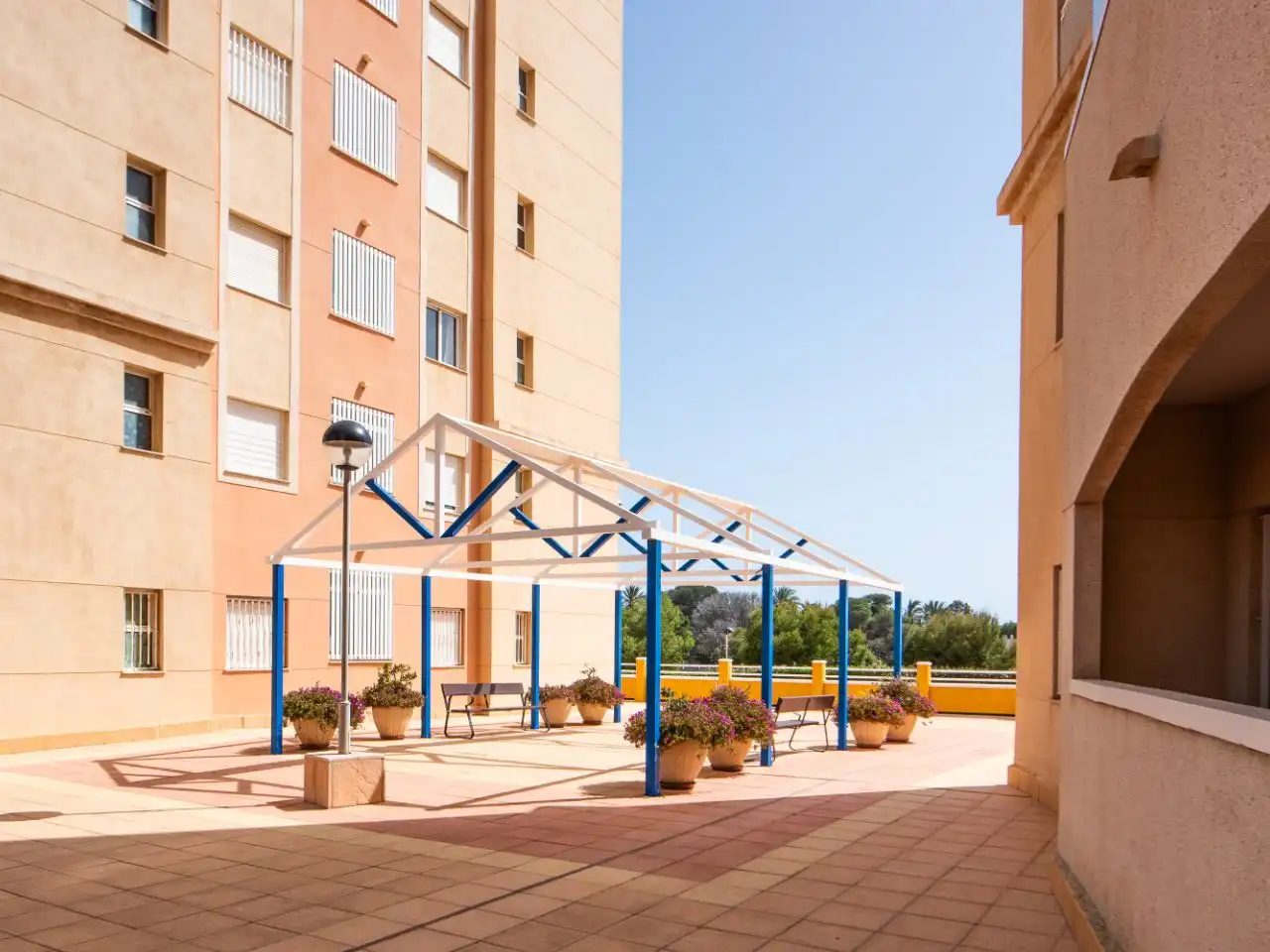 Piso en venta en Gran Vía de la Manga, 14, Tomás Maestre Terraza de Piso en venta en La Manga del Mar Menor con Aire acondicionado, Terraza y Piscina