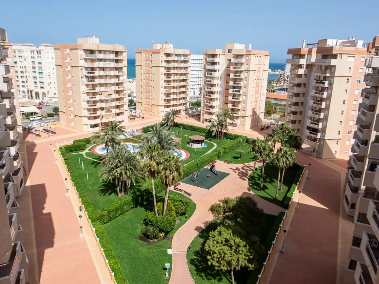 Piso en venta en Gran Vía de la Manga, 14, Tomás Maestre Vista exterior de Piso en venta en La Manga del Mar Menor con Aire acondicionado, Terraza y Piscina
