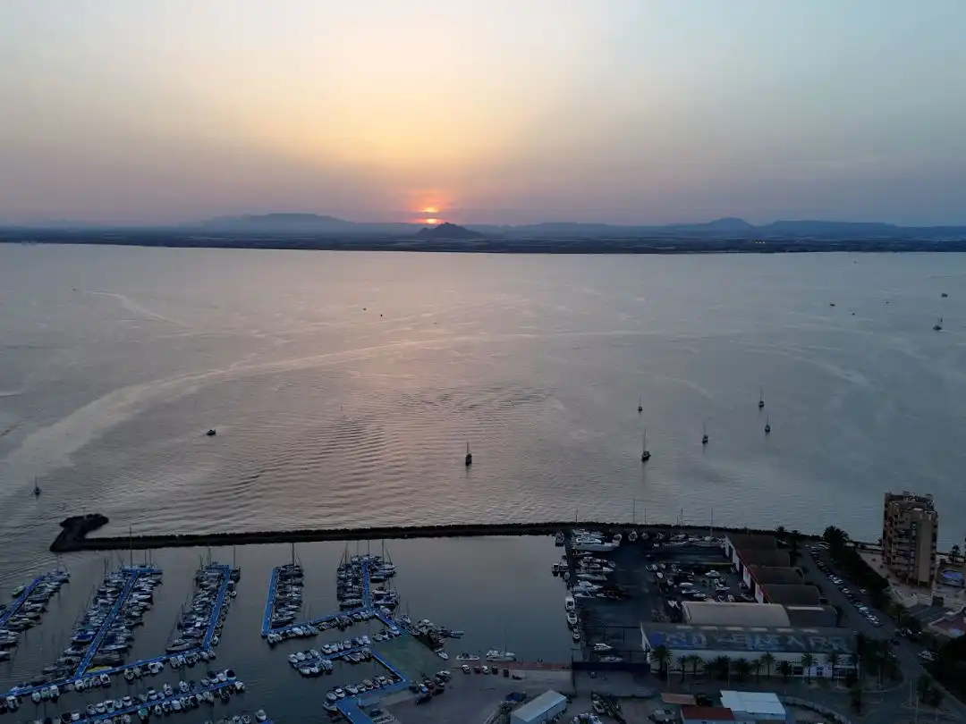 Piso en venta en Gran Vía de la Manga, 14, Tomás Maestre Piso en venta en La Manga del Mar Menor con Aire acondicionado, Terraza y Piscina