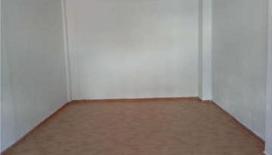 Garaje de alquiler en San José - San Bernardo, La Línea de la Concepción - imagen 1 Foto 1 de Garaje de alquiler en San José - San Bernardo, La Línea de la Concepción