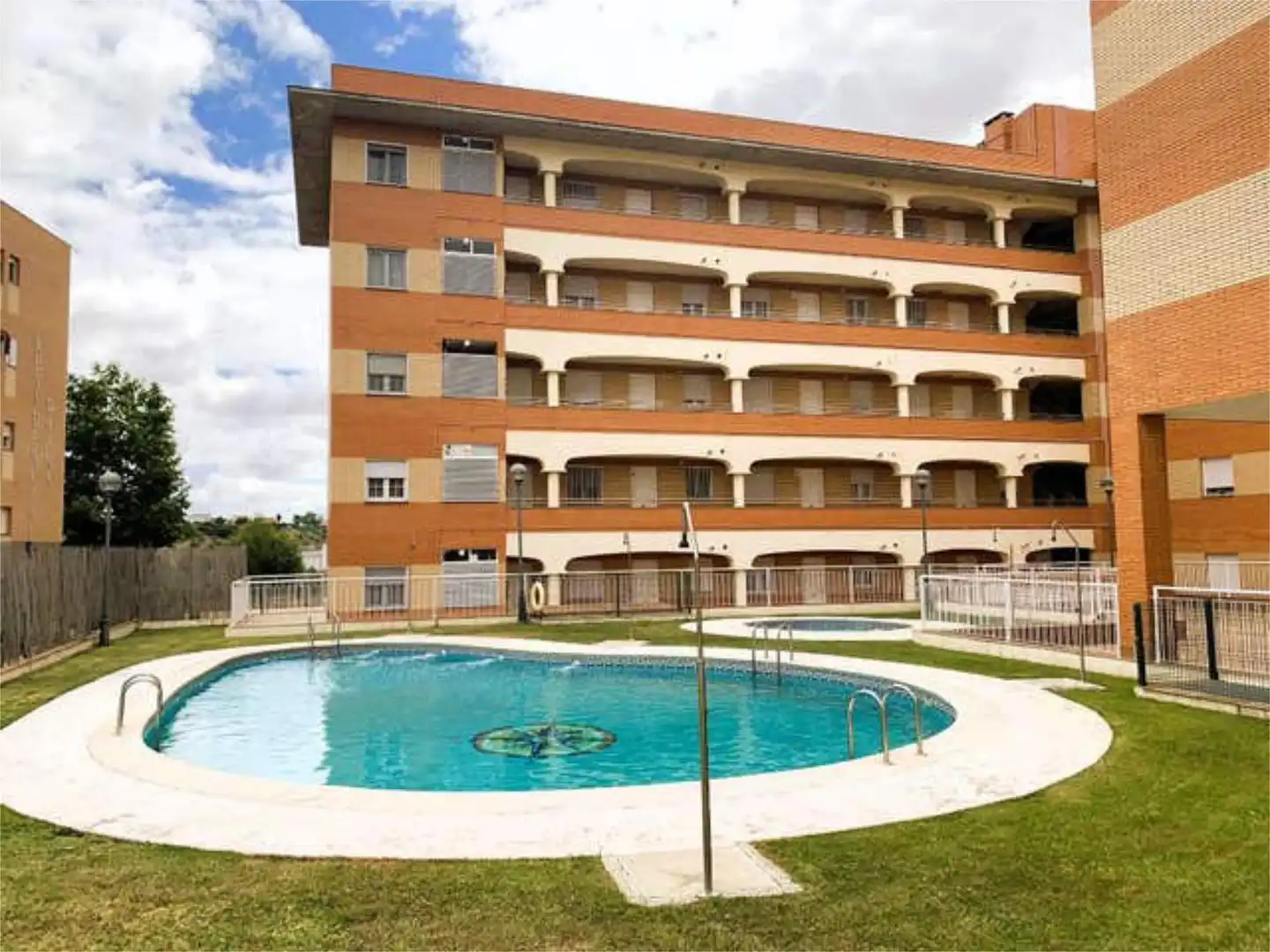 Piso en venta en Sur Vista exterior de Piso en venta en Mérida con Calefacción, Jardín privado y Terraza