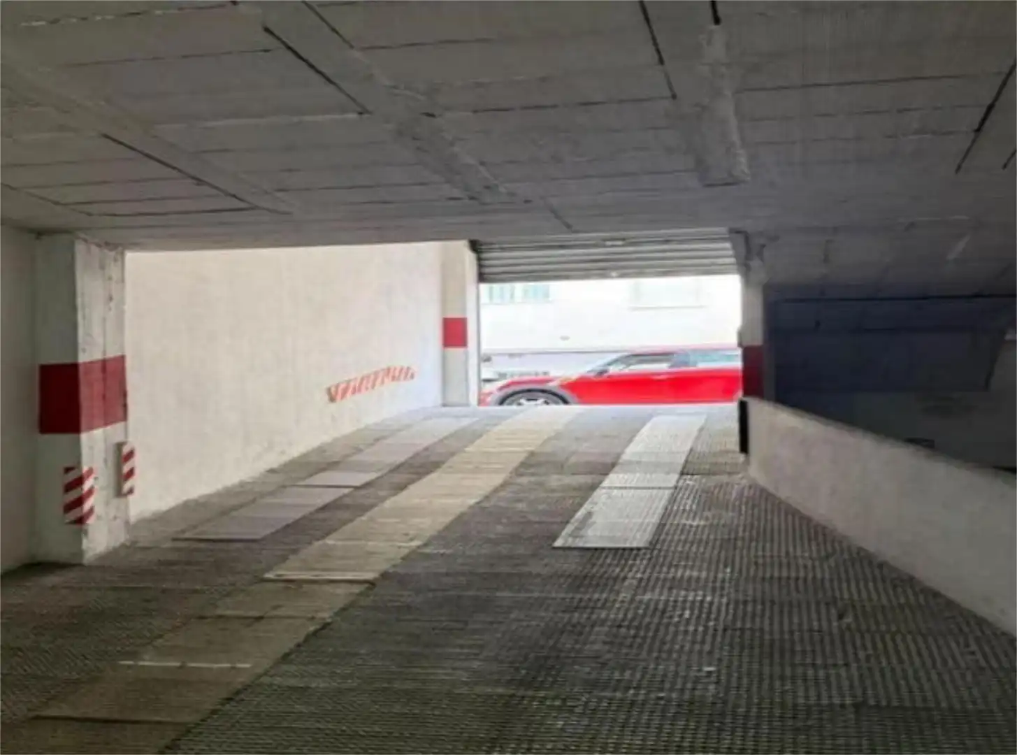 Garage zur Miete in Santa María Parkplatz von Garage zur Miete in Marbella