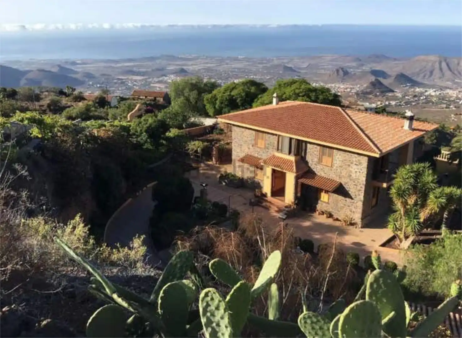 Casa adosada en venta en Avenida de Europa Vista exterior de Casa adosada en venta en Montequinto con Jardín privado, Terraza y Trastero