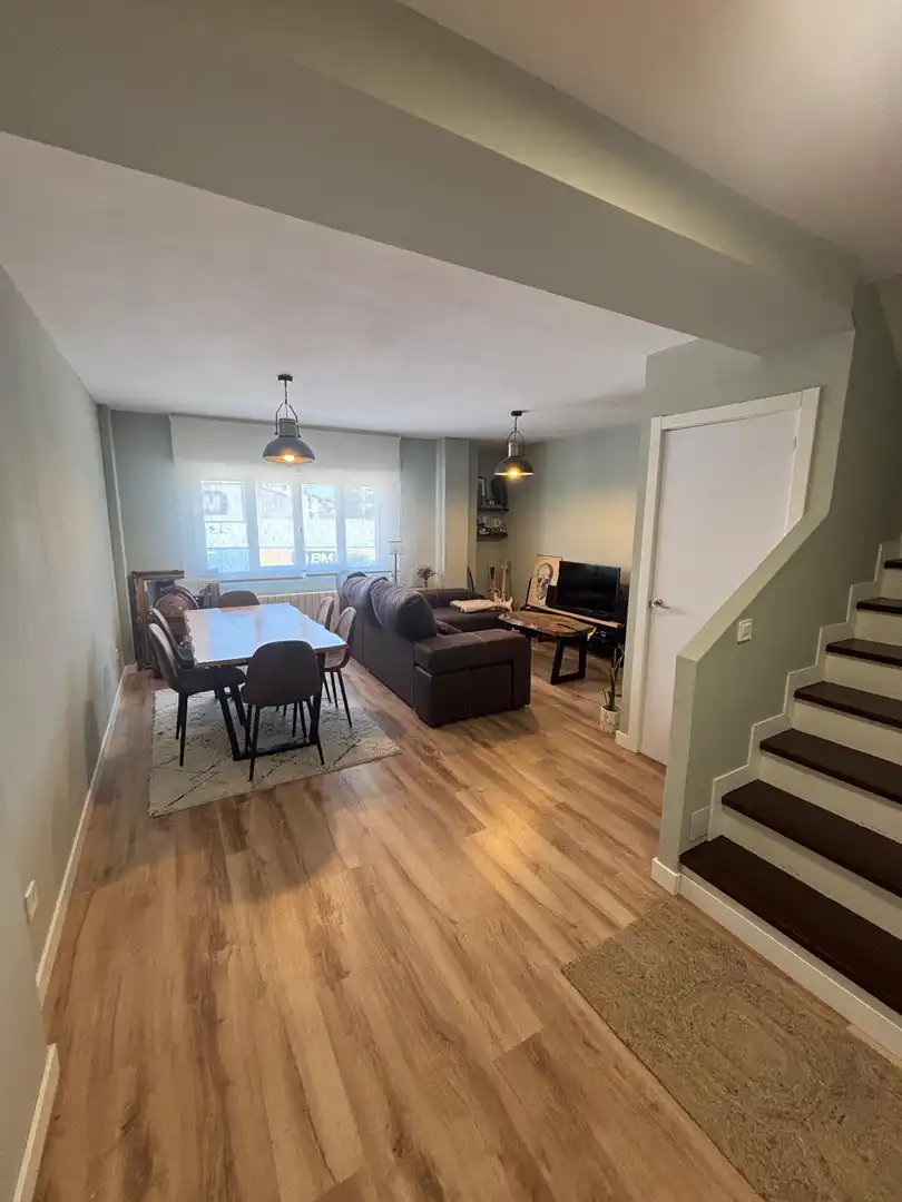 Piso en venta en Calle la Frontera, 22, Santa María de Cayón Comedor de Piso en venta en Santa María de Cayón con Calefacción y Terraza