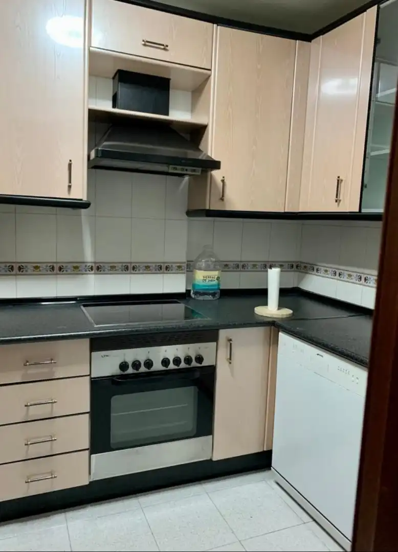 Piso de alquiler en Calle Vicente Montuno Morente, 21, Jaén Capital Cocina de Piso de alquiler en Jaén Capital con Aire acondicionado