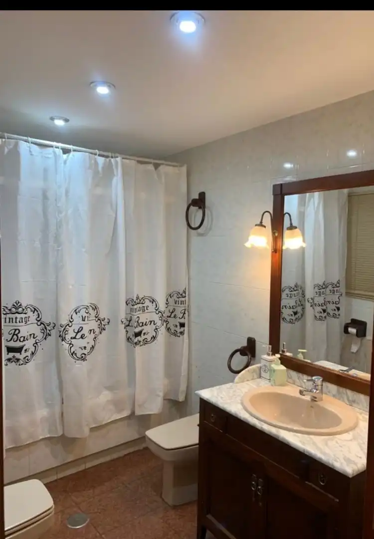 Piso de alquiler en Calle Vicente Montuno Morente, 21, Jaén Capital Baño de Piso de alquiler en Jaén Capital con Aire acondicionado