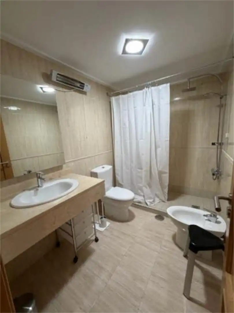 Piso de alquiler en San Cristobal - San Diego Baño de Piso de alquiler en Lorca con Amueblado