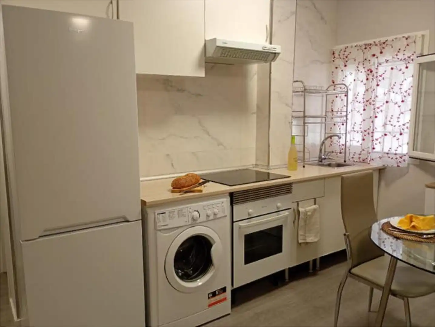 Piso en venta en Lucero Cocina de Piso en venta en Madrid con Amueblado