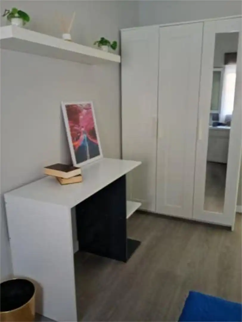 Piso en venta en Lucero Habitación de Piso en venta en Madrid con Amueblado