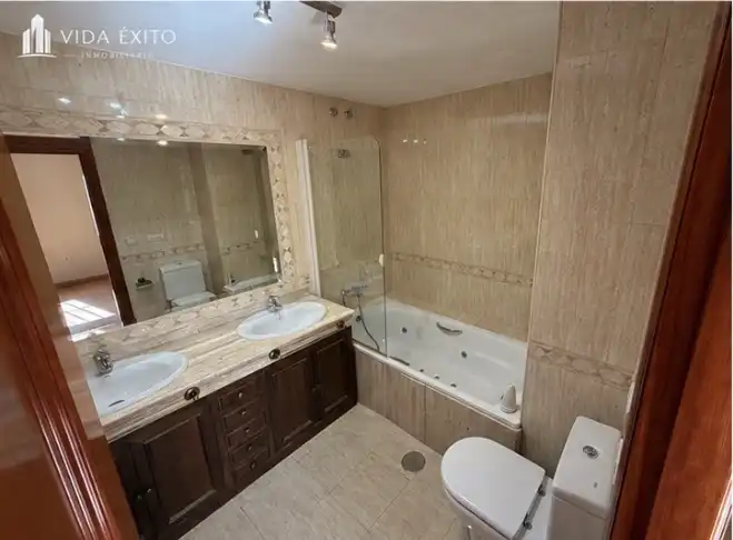 Baño de Piso en venta en Jaén con Aire acondicionado, Calefacción y Parquet