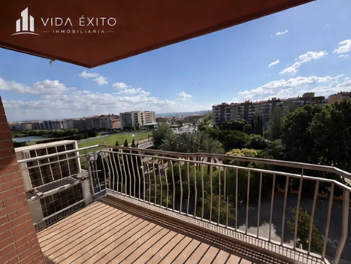 Vista exterior de Piso en venta en Jaén con Aire acondicionado, Calefacción y Parquet