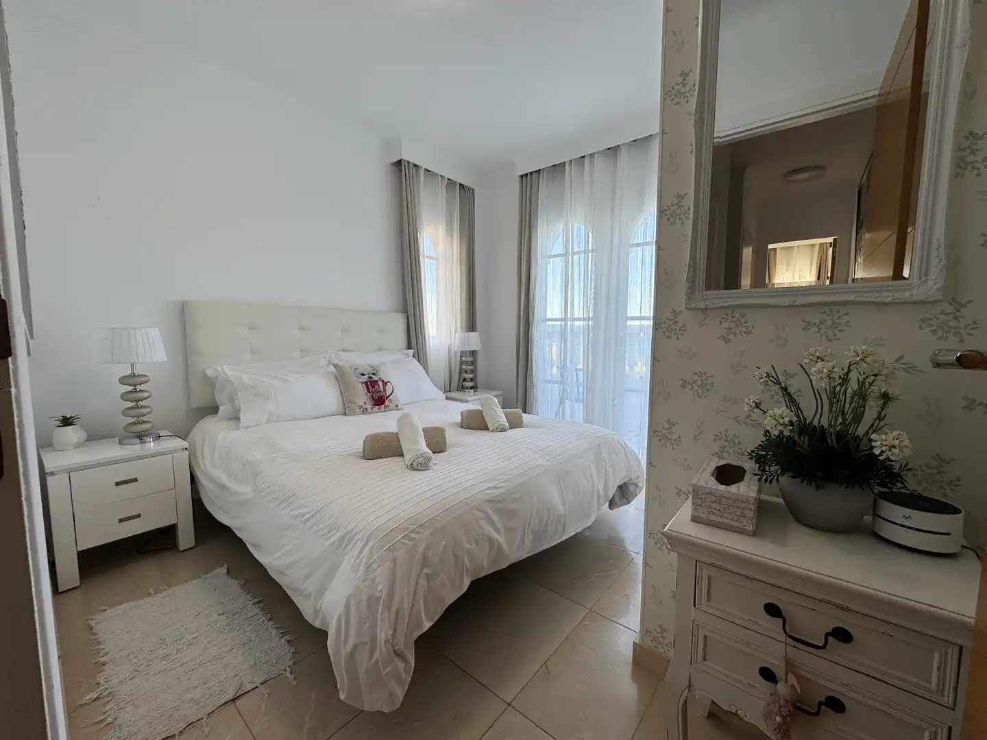 Einfamilien-Reihenhaus zur Miete in Calle Aldea, 1, Chullera Schlafzimmer von Einfamilien-Reihenhaus zur Miete in Manilva mit Klimaanlage, Privatgarten und Terrasse