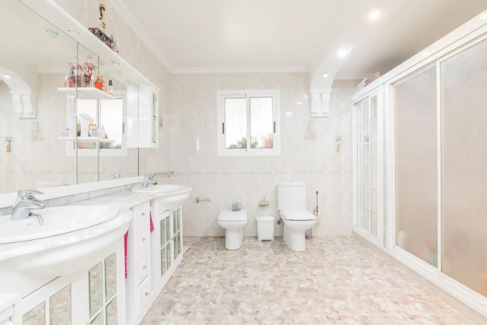 Casa o xalet en venda a Partida Matola, 3104, La Algoda - Matola - Llano de San José Bany de Casa o xalet en venda en Elche / Elx amb Aire condicionat, Calefacció i Forn