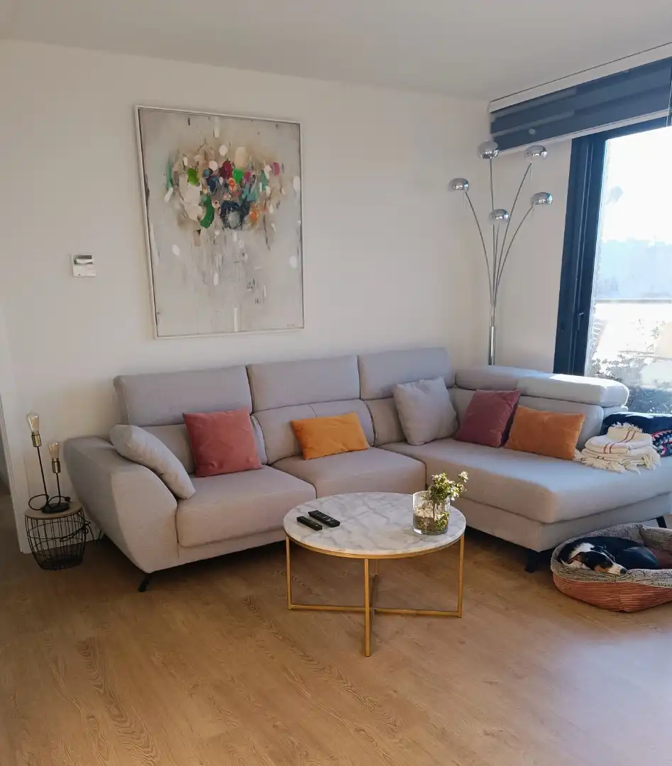 Àtic en venda a Rambla de la Marina, 490, Centre Sala d'estar de Àtic en venda en L'Hospitalet de Llobregat amb Aire condicionat, Terrassa i Balcó