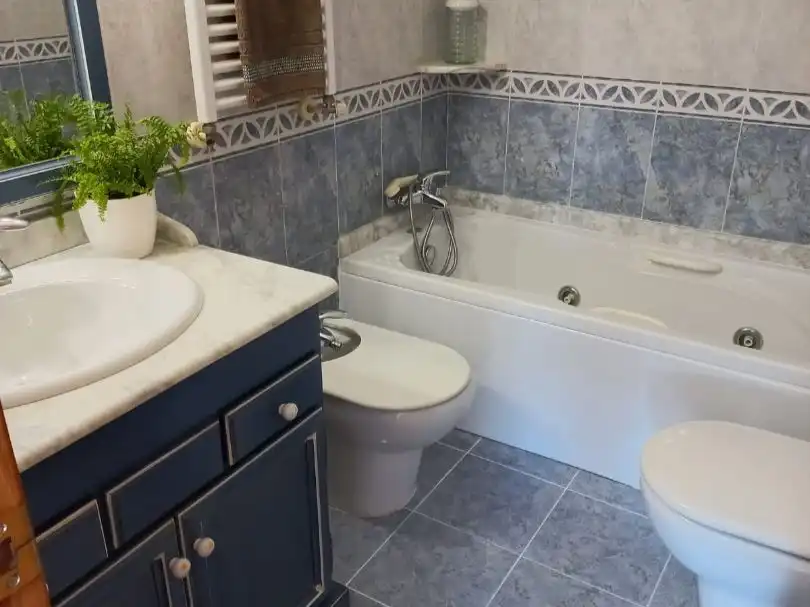Flat for rent in Carrer del Mestre Arrieta, 38, Ensanche - Parque del Oeste Bathroom of Flat for rent in Castellón de la Plana / Castelló de la Plana with Air Conditioner, Heating and Storage room