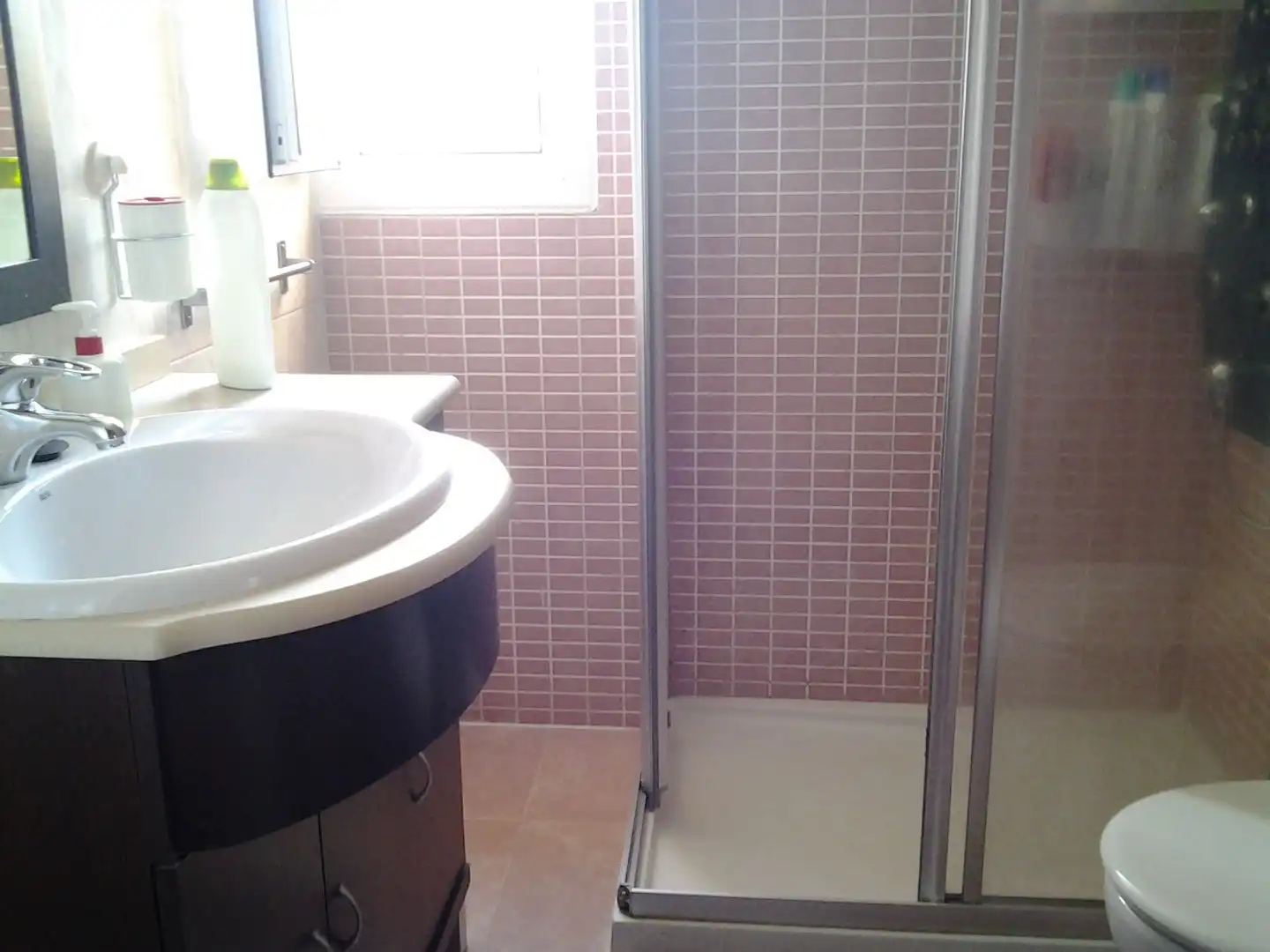 Room in Plaza Francisco Vera, 3, Valdepasillas - La Paz - Huerta Rosales Bathroom of Flat for share in Badajoz with Furnished