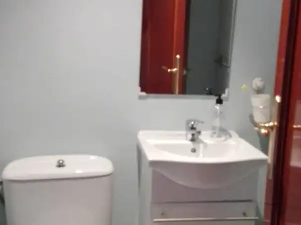 Room in Plaza Francisco Vera, 3, Valdepasillas - La Paz - Huerta Rosales Bathroom of Flat for share in Badajoz with Furnished