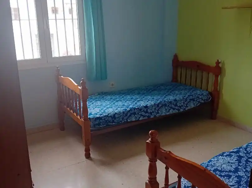 Piso en venta en Calle Fragata, 2, San García Habitación de Piso en venta en Algeciras con Aire acondicionado, Calefacción y Trastero