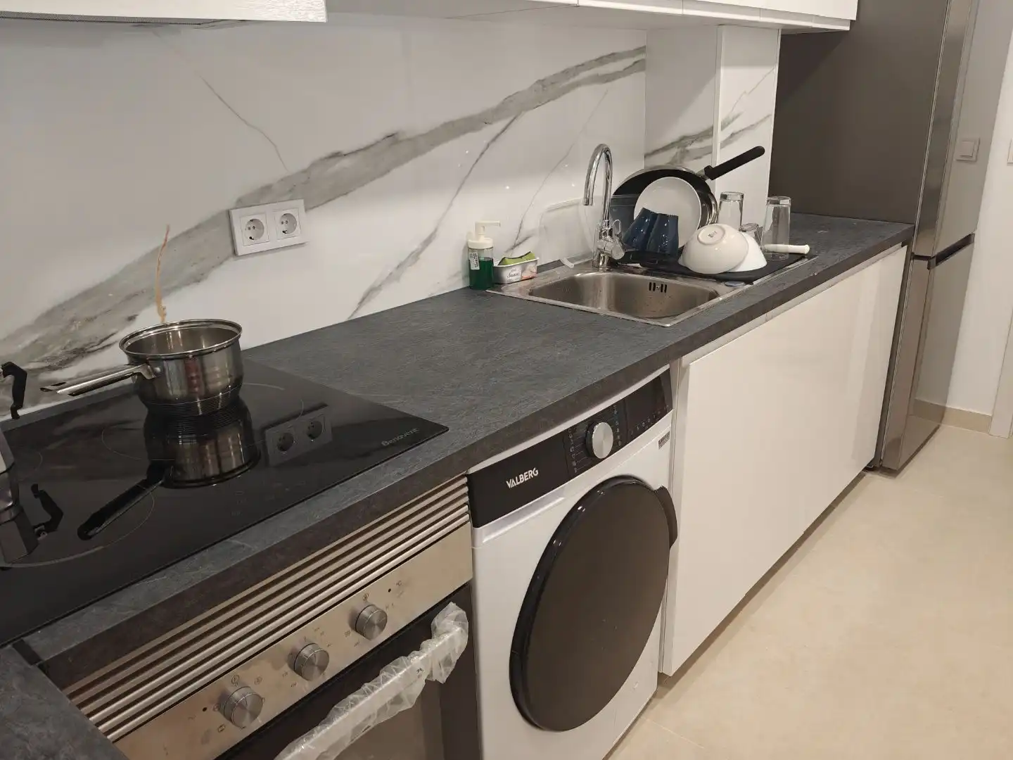 Room in Plaza Pintor Anglada, 1, L'Illa Perduda Kitchen of Flat for share in Valencia with Furnished and Balcony