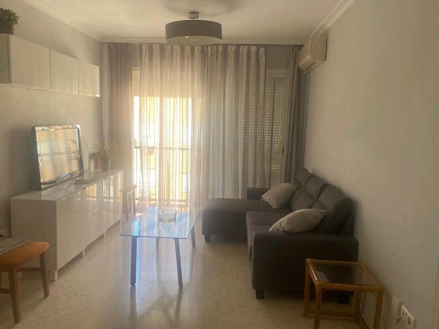 Wohnung zur Miete in Calle Don Juan Macho, 2, San José de la Rinconada Wohnzimmer von Wohnung zur Miete in La Rinconada mit Klimaanlage und Terrasse