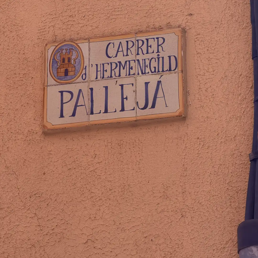 Einfamilien-Reihenhaus zum Verkauf in Carrer d'Hermenegild Pallejà, 9, Falset Parkplatz von Einfamilien-Reihenhaus zum Verkauf in Falset mit Balkon