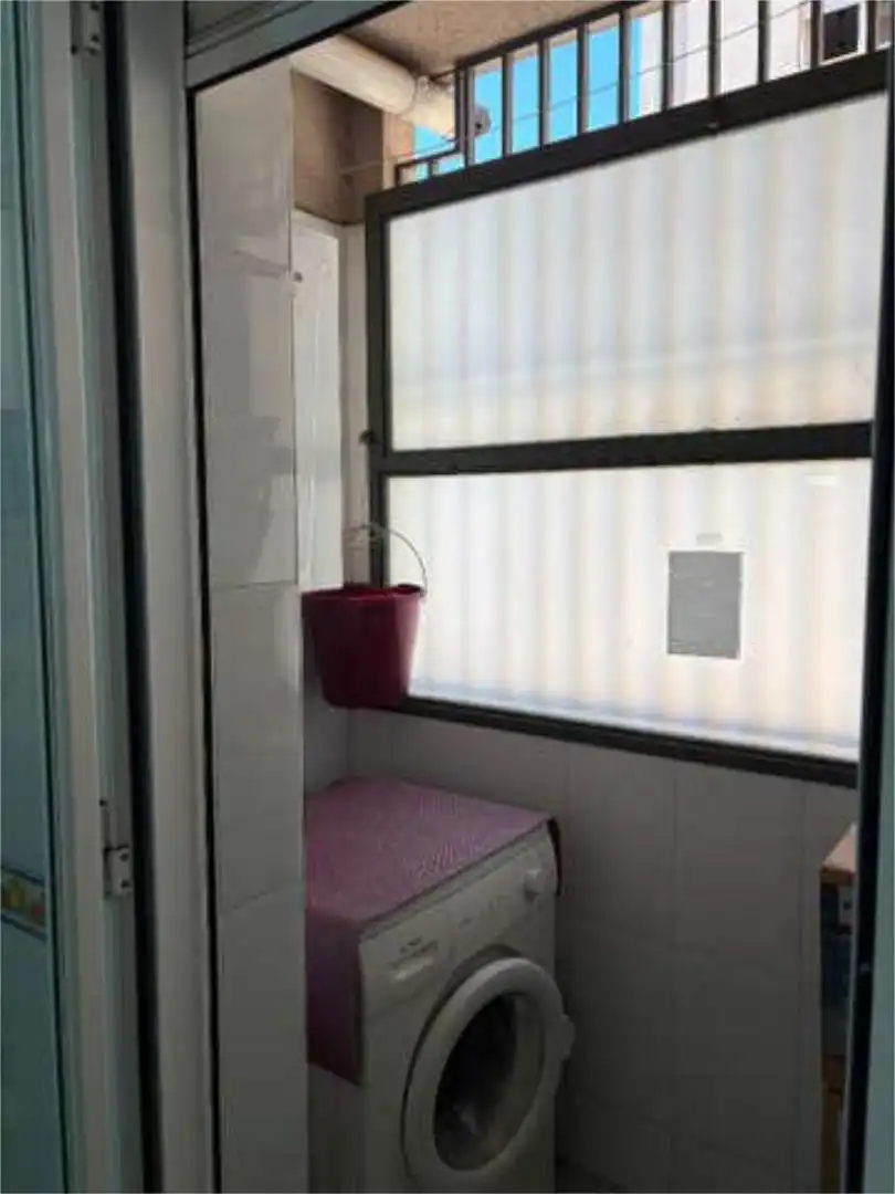 Baño de Apartamento de alquiler en Cáceres con Calefacción y Terraza