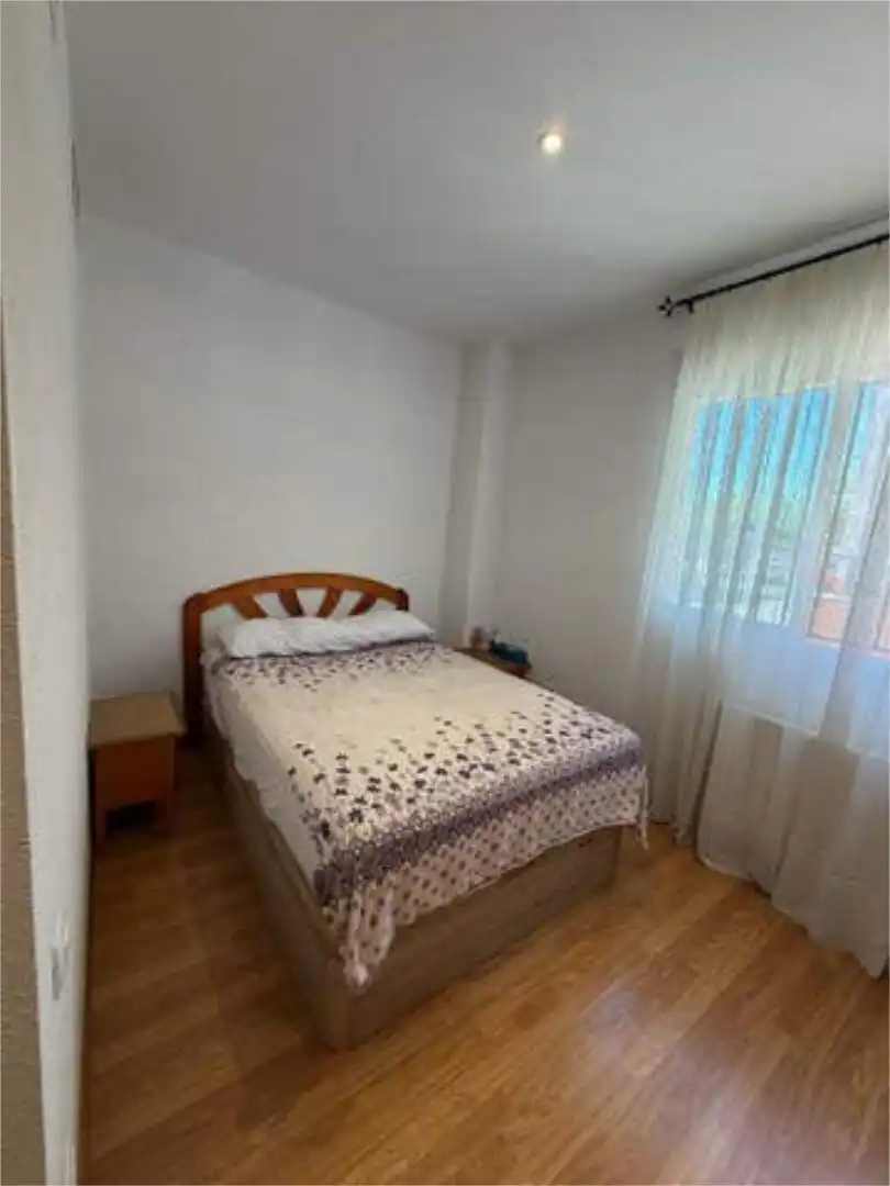 Habitación de Apartamento de alquiler en Cáceres con Calefacción y Terraza