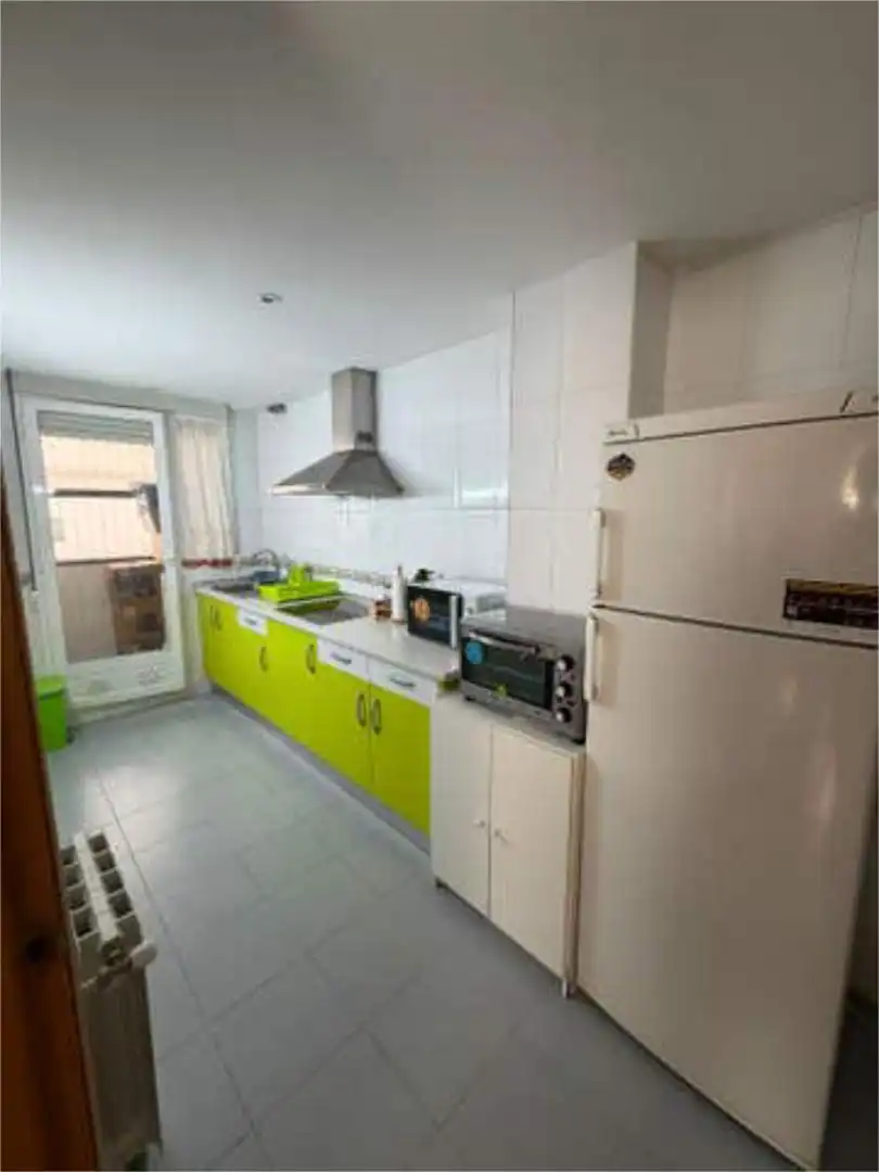 Cocina de Apartamento de alquiler en Cáceres con Calefacción y Terraza