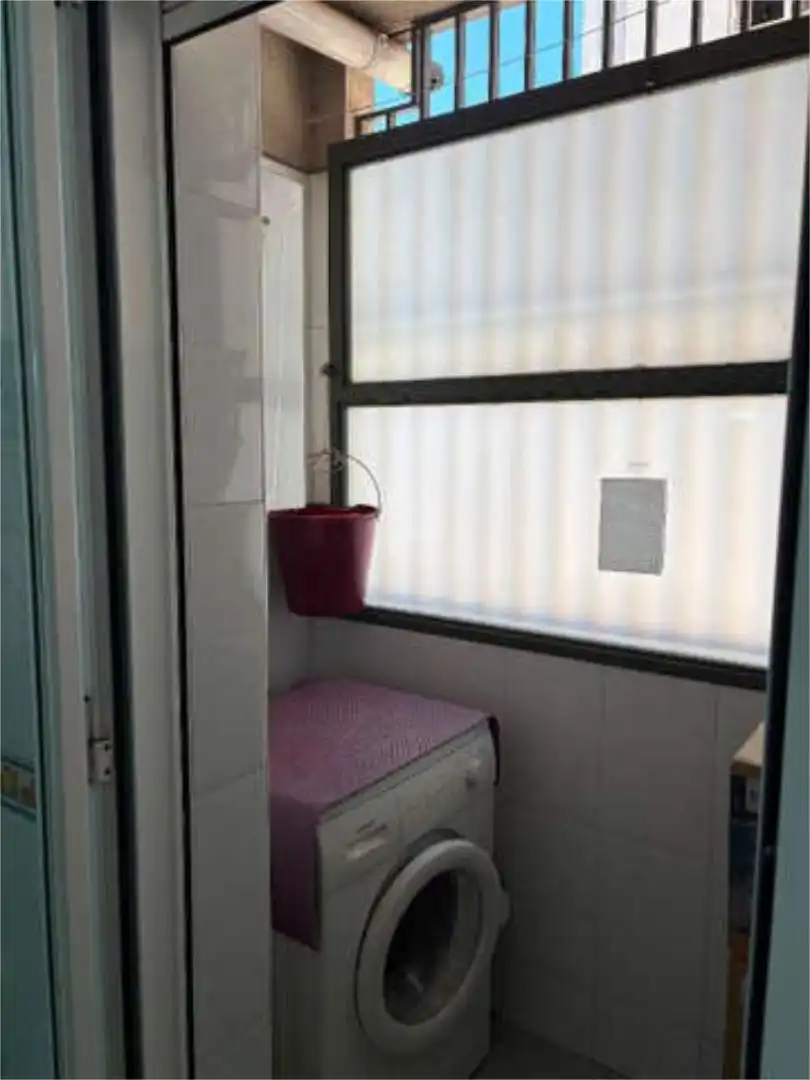 Baño de Apartamento de alquiler en Cáceres con Calefacción y Terraza