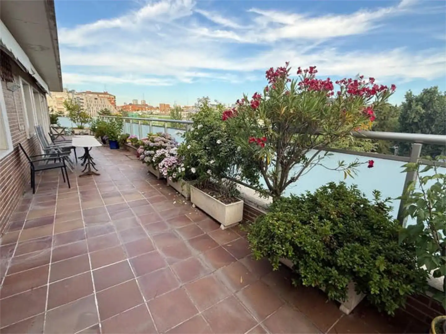 Dachboden zum Verkauf in Ciudad Universitaria Terrasse von Dachboden zum Verkauf in Madrid mit Heizung, Privatgarten und Terrasse
