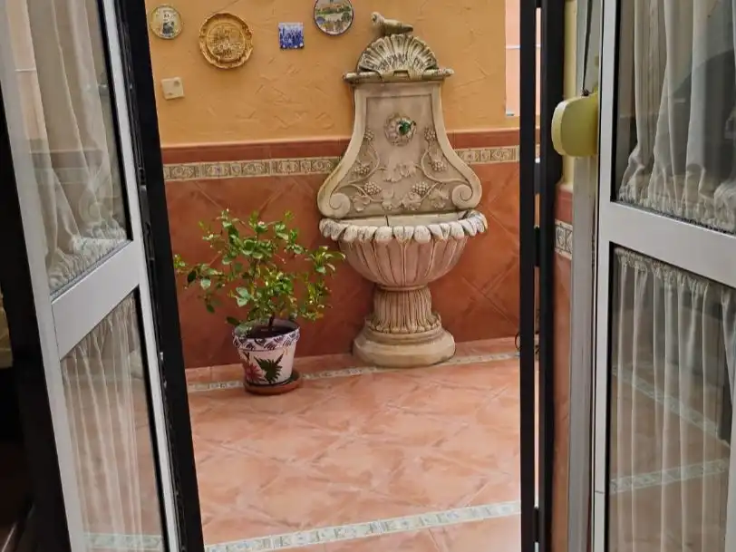 Maisonette zum Verkauf in Calle Cueva del Gato, 4, Sevilla Capital Maisonette zum Verkauf in Sevilla Capital mit Klimaanlage, Terrasse und Schwimmbad