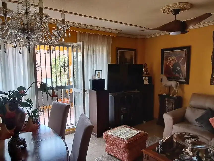 Maisonette zum Verkauf in Calle Cueva del Gato, 4, Sevilla Capital Wohnzimmer von Maisonette zum Verkauf in Sevilla Capital mit Klimaanlage, Terrasse und Schwimmbad