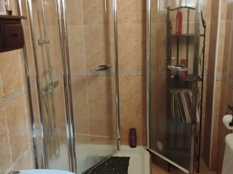 Maisonette zum Verkauf in Calle Cueva del Gato, 4, Sevilla Capital Badezimmer von Maisonette zum Verkauf in Sevilla Capital mit Klimaanlage, Terrasse und Schwimmbad