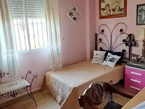 Maisonette zum Verkauf in Calle Cueva del Gato, 4, Sevilla Capital Schlafzimmer von Maisonette zum Verkauf in Sevilla Capital mit Klimaanlage, Terrasse und Schwimmbad