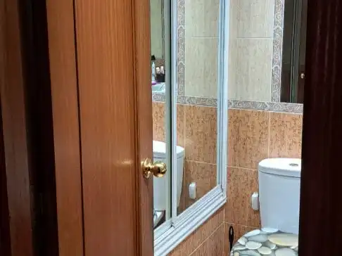 Maisonette zum Verkauf in Calle Cueva del Gato, 4, Sevilla Capital Badezimmer von Maisonette zum Verkauf in Sevilla Capital mit Klimaanlage, Terrasse und Schwimmbad