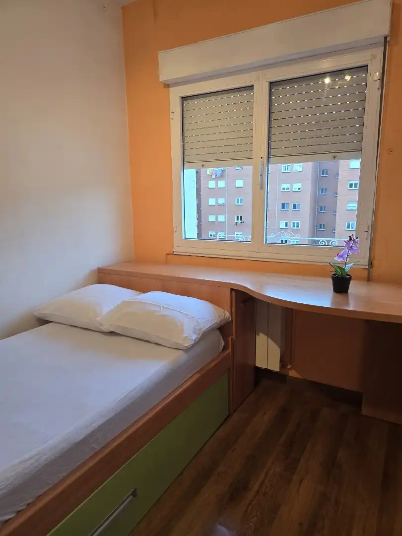Habitación en Calle Siglo XX, 30, Llano Habitación de Apartamento para compartir en Gijón con Parquet, Amueblado y Lavadora