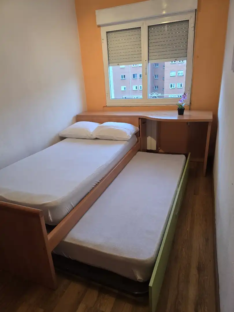 Habitación en Calle Siglo XX, 30, Llano Habitación de Apartamento para compartir en Gijón con Parquet, Amueblado y Lavadora