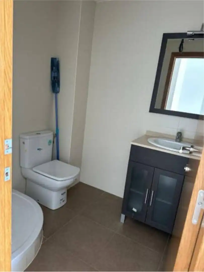 Bathroom of Flat for rent in Duesaigües