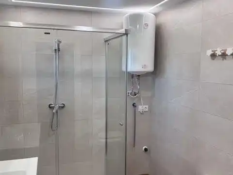 Zimmer in Camino del Mahonés, 37, Los Girasoles Badezimmer von Haus oder Chalet zur untervermieten in San Vicente del Raspeig / Sant Vicent del Raspeig mit Klimaanlage, Heizung und Privatgarten