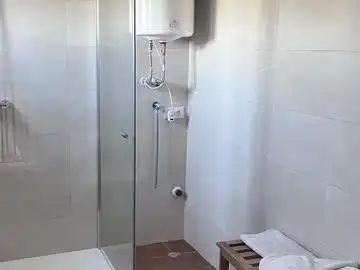 Zimmer in Camino del Mahonés, 37, Los Girasoles Badezimmer von Haus oder Chalet zur untervermieten in San Vicente del Raspeig / Sant Vicent del Raspeig mit Klimaanlage, Heizung und Privatgarten