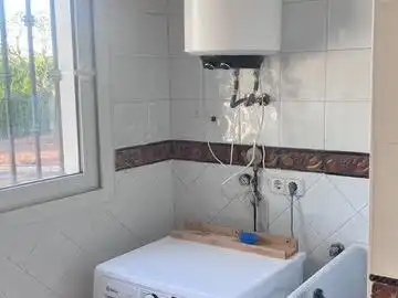 Zimmer in Camino del Mahonés, 37, Los Girasoles Badezimmer von Haus oder Chalet zur untervermieten in San Vicente del Raspeig / Sant Vicent del Raspeig mit Klimaanlage, Heizung und Privatgarten