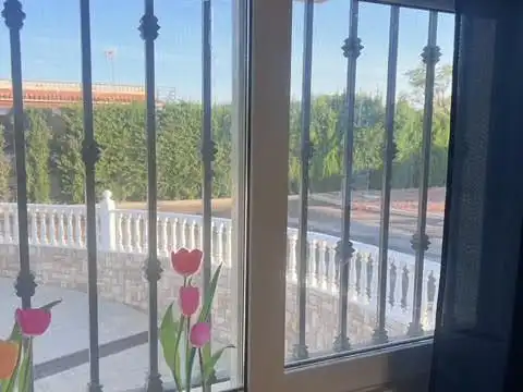 Zimmer in Camino del Mahonés, 37, Los Girasoles Garten von Haus oder Chalet zur untervermieten in San Vicente del Raspeig / Sant Vicent del Raspeig mit Klimaanlage, Heizung und Privatgarten